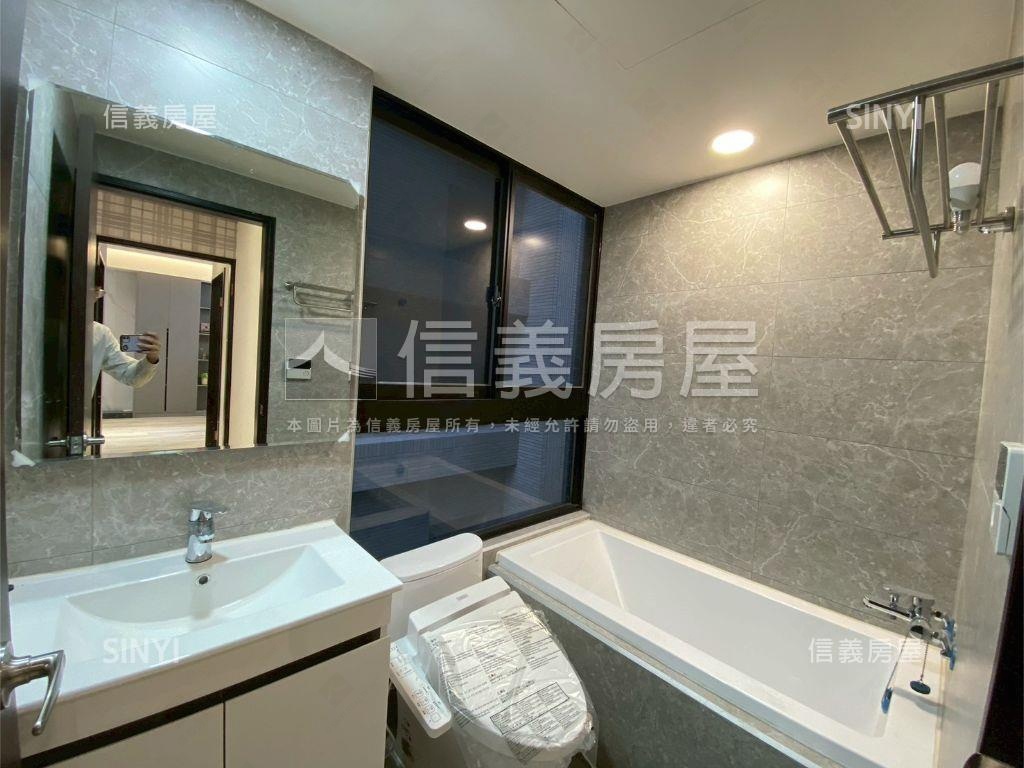 首綻全新裝潢高樓三房車位房屋室內格局與周邊環境