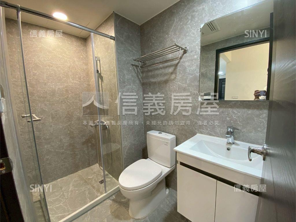 首綻全新裝潢高樓三房車位房屋室內格局與周邊環境