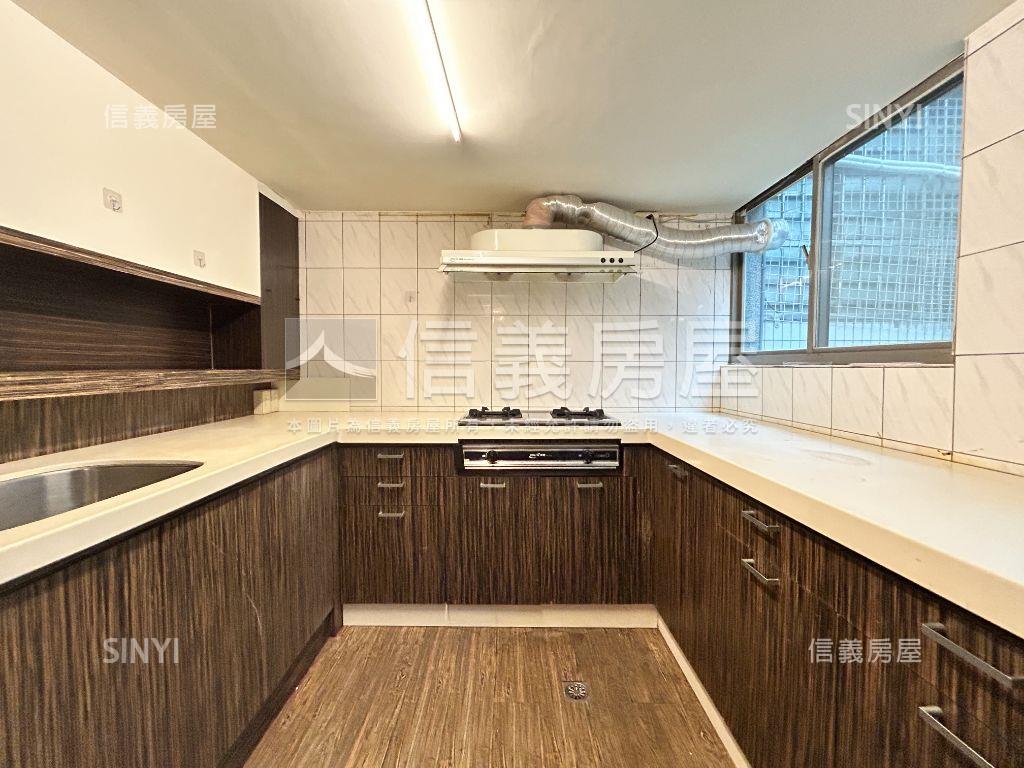 ✿南京三民挑高４米店辦✿房屋室內格局與周邊環境