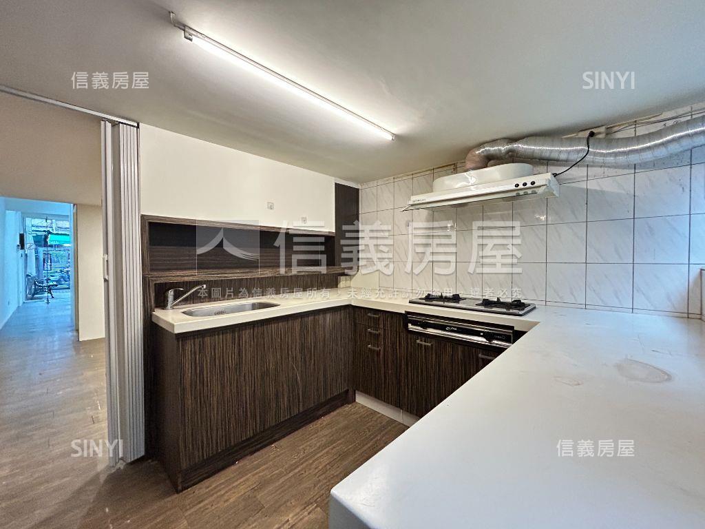 ✿南京三民挑高４米店辦✿房屋室內格局與周邊環境