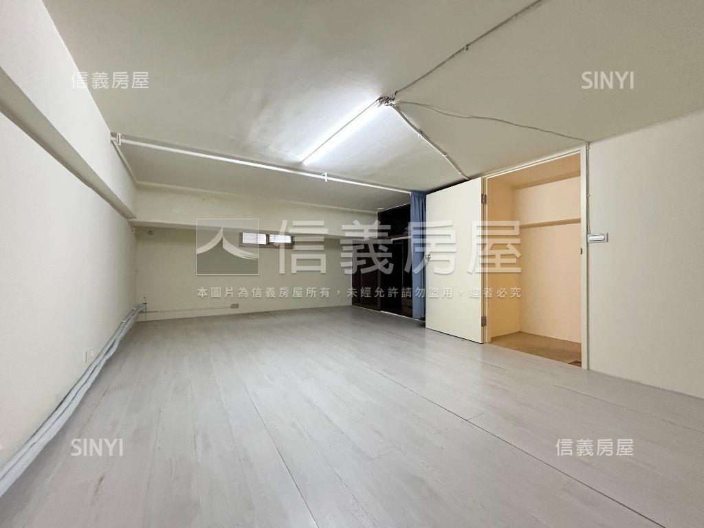 ✿南京三民挑高４米店辦✿房屋室內格局與周邊環境