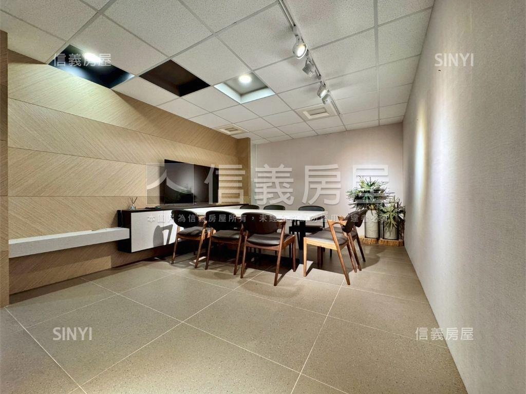 育賢路１＋２樓大面寬店面房屋室內格局與周邊環境