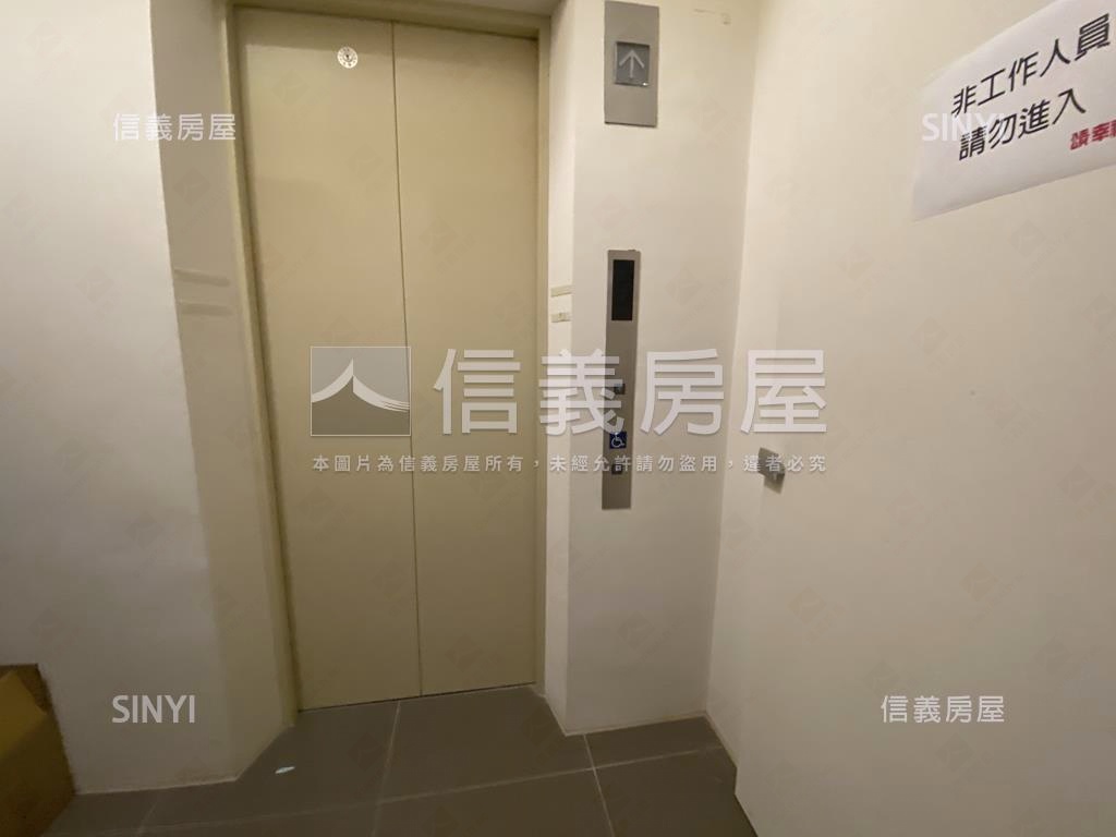 育賢路１＋２樓大面寬店面房屋室內格局與周邊環境