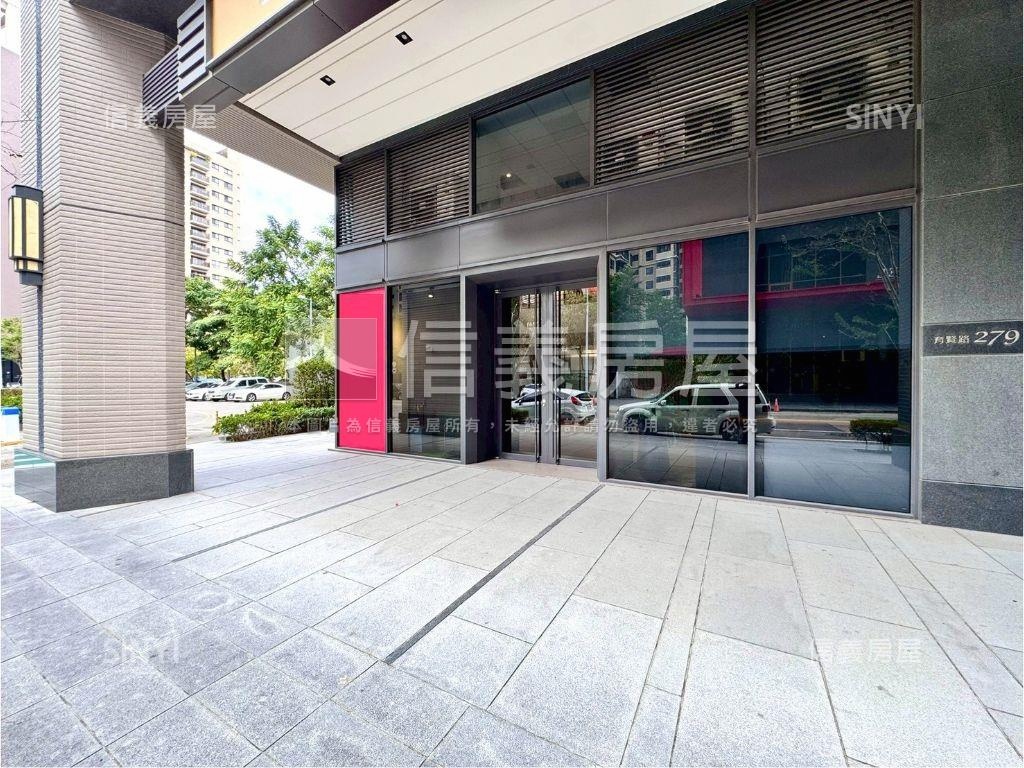 育賢路１＋２樓大面寬店面房屋室內格局與周邊環境