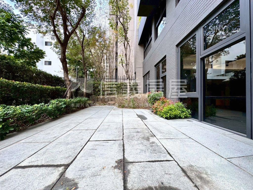 育賢路１＋２樓大面寬店面房屋室內格局與周邊環境