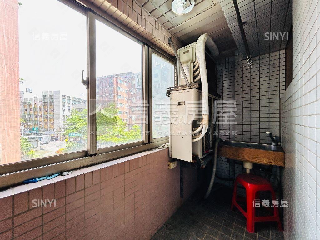 ㊣潤泰山河３房１室有車位房屋室內格局與周邊環境