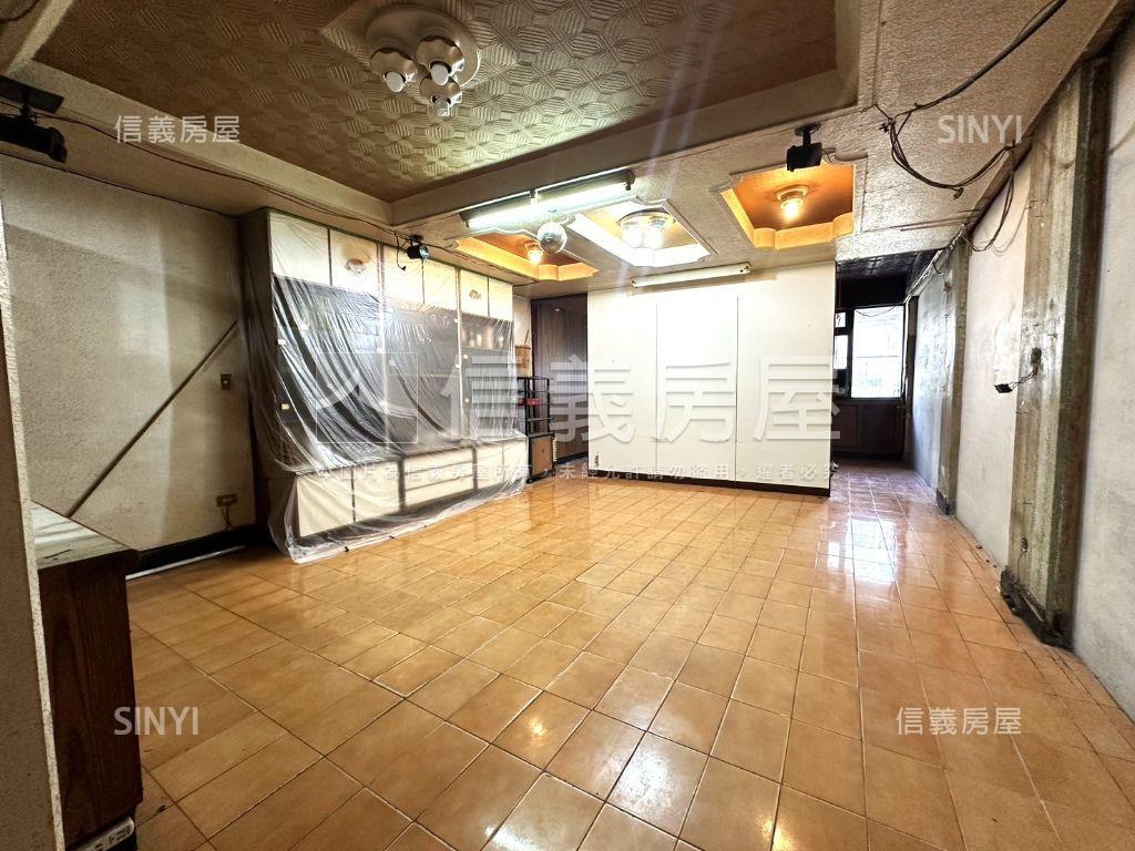 萬大公寓２樓成家房屋室內格局與周邊環境