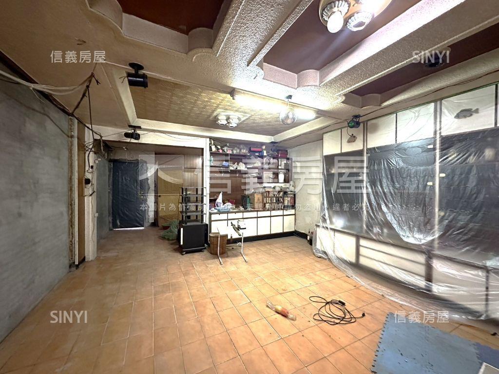 萬大公寓２樓成家房屋室內格局與周邊環境