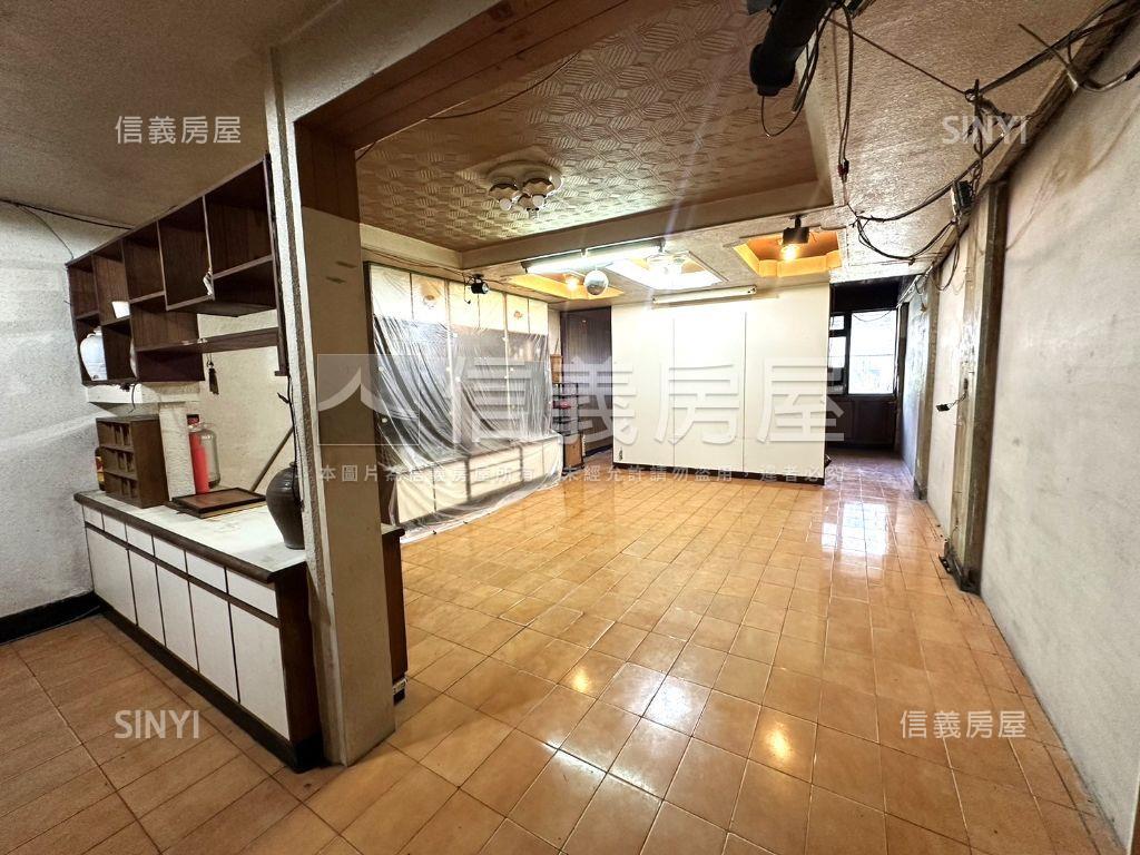 萬大公寓２樓成家房屋室內格局與周邊環境