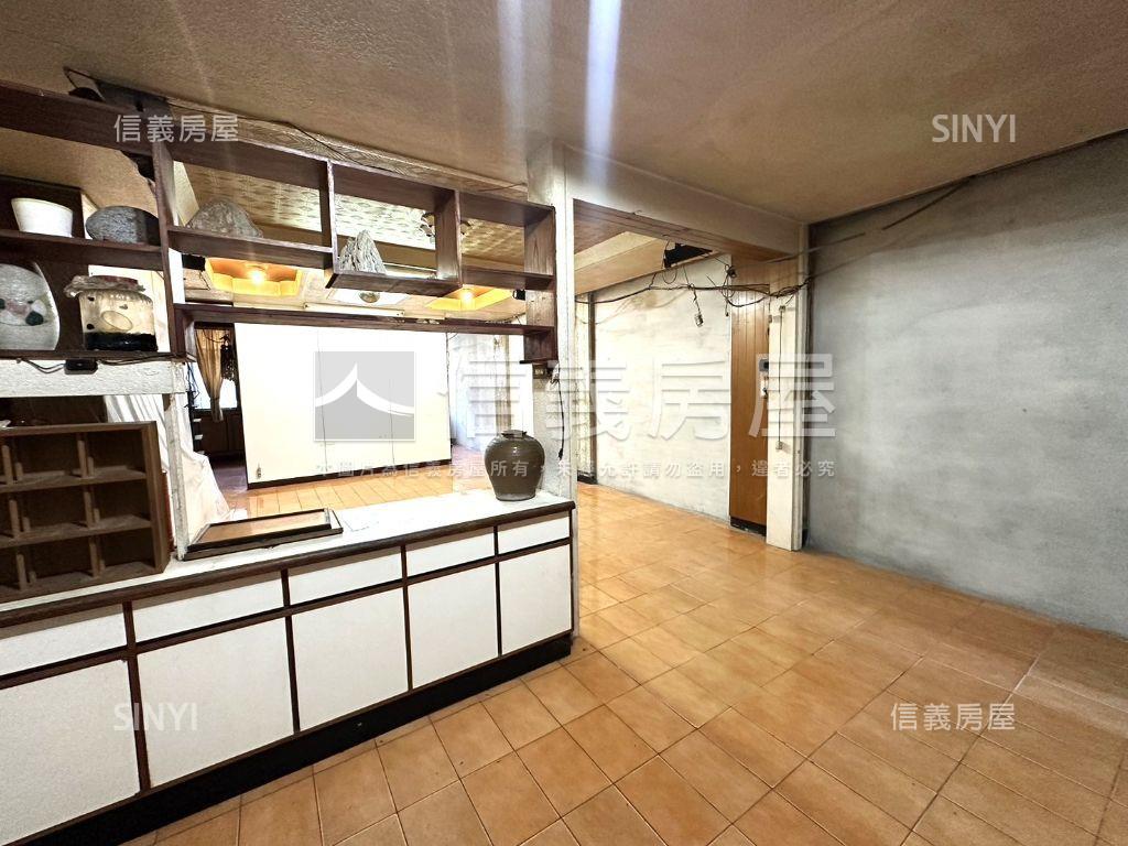 萬大公寓２樓成家房屋室內格局與周邊環境