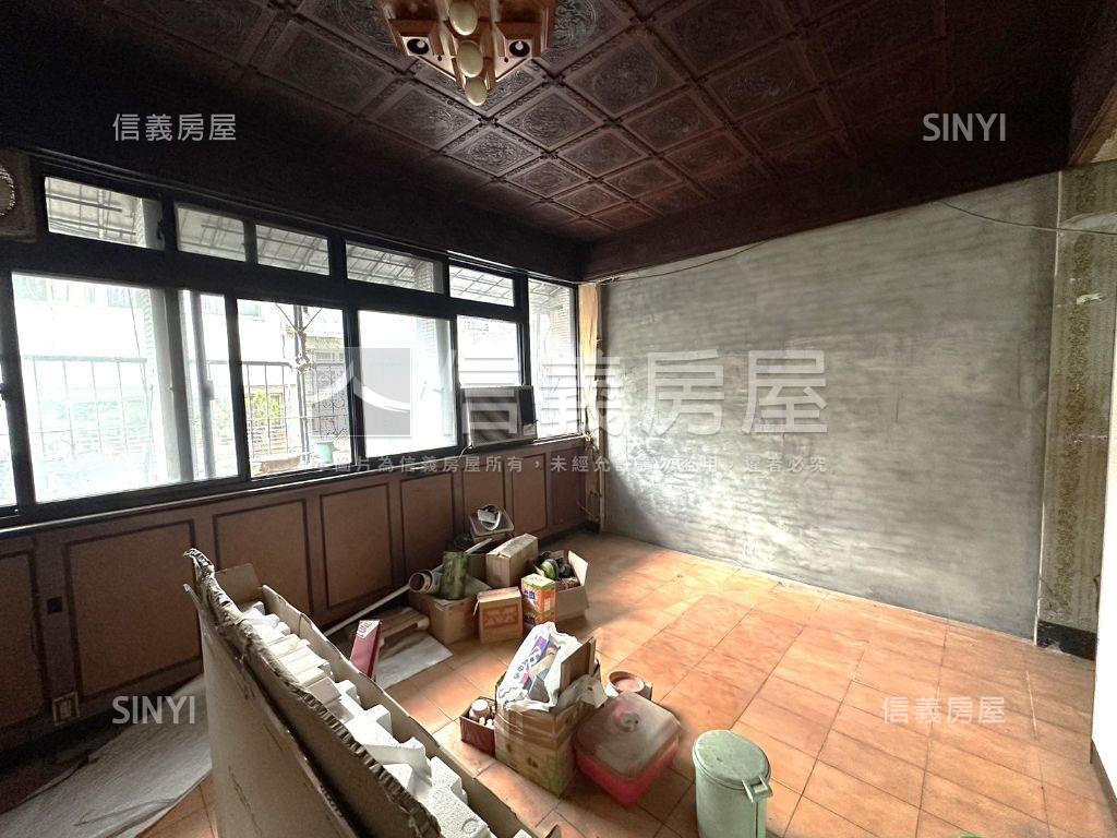 萬大公寓２樓成家房屋室內格局與周邊環境