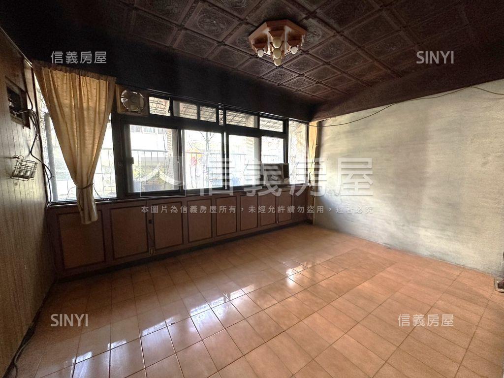 萬大公寓２樓成家房屋室內格局與周邊環境