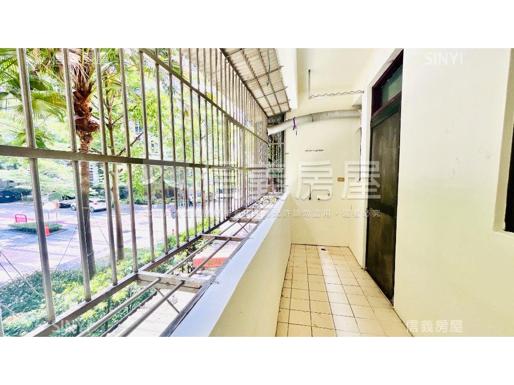近行政中心新興良品２樓房屋室內格局與周邊環境
