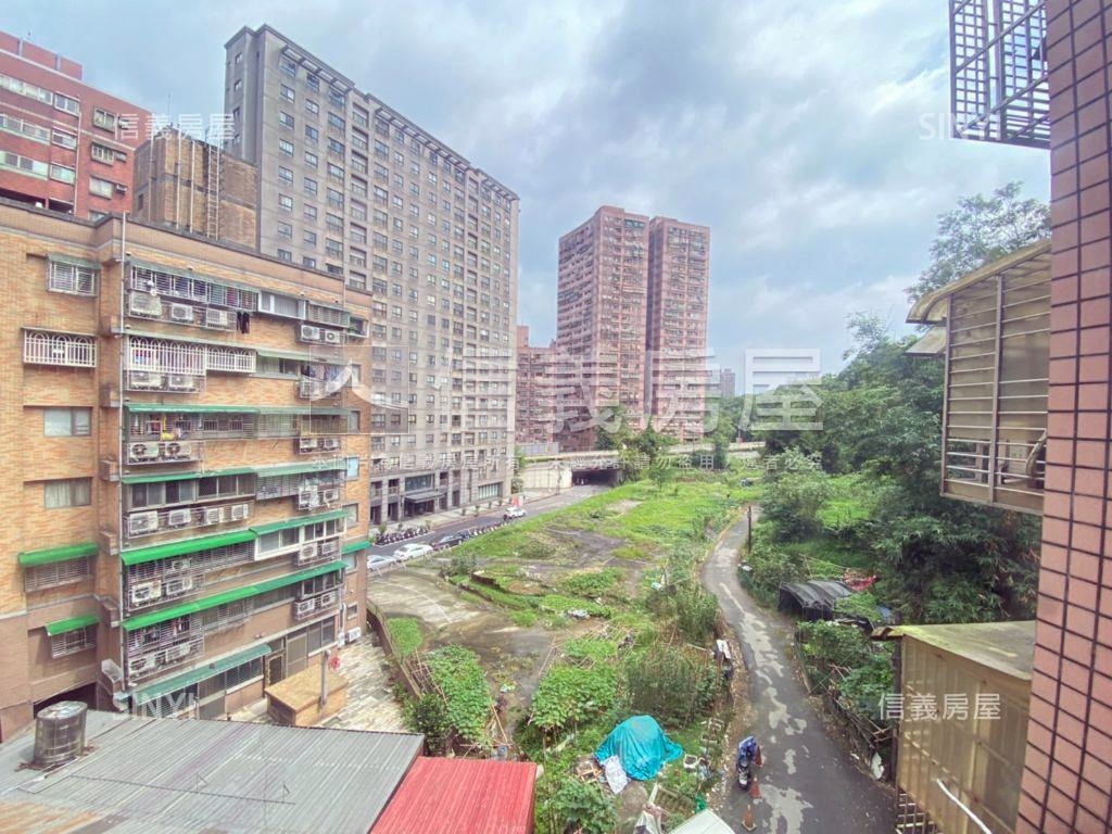 仁愛翠庭邊間大兩房車位房屋室內格局與周邊環境