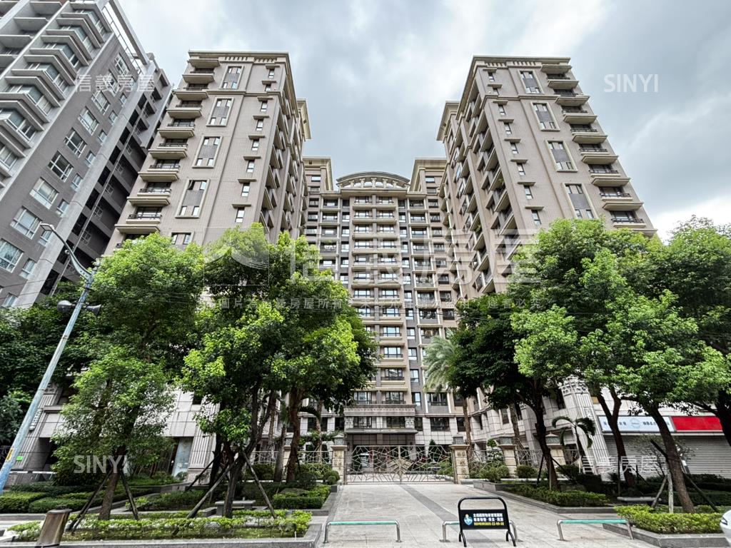 鴻華欣苑兩房車位房屋室內格局與周邊環境