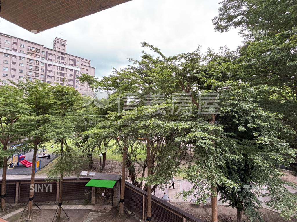 鴻華欣苑兩房車位房屋室內格局與周邊環境