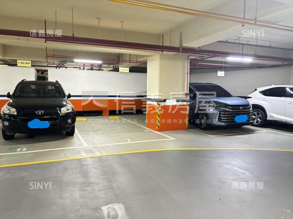 鴻華欣苑兩房車位房屋室內格局與周邊環境