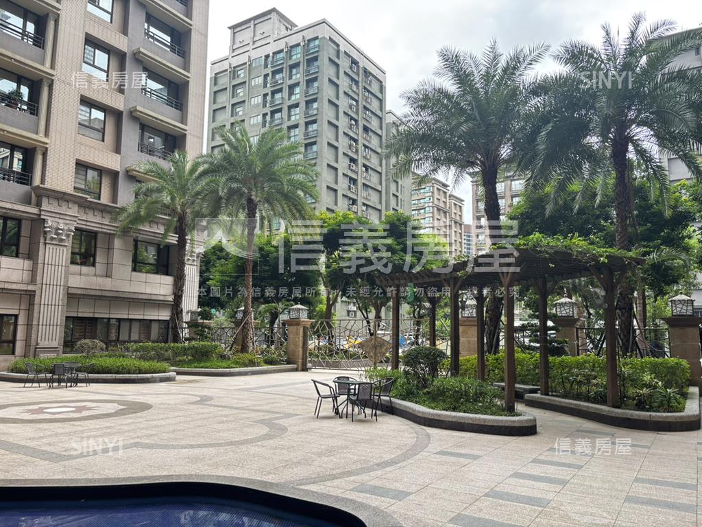 鴻華欣苑兩房車位房屋室內格局與周邊環境