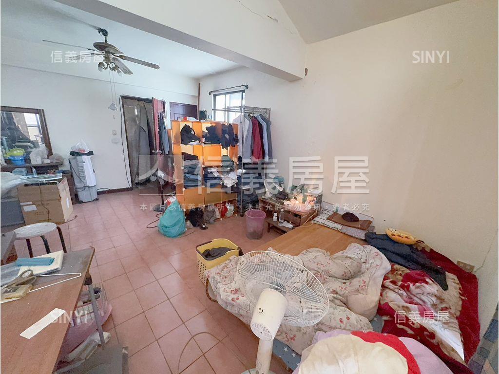 西屯近捷運大地坪透天房屋室內格局與周邊環境