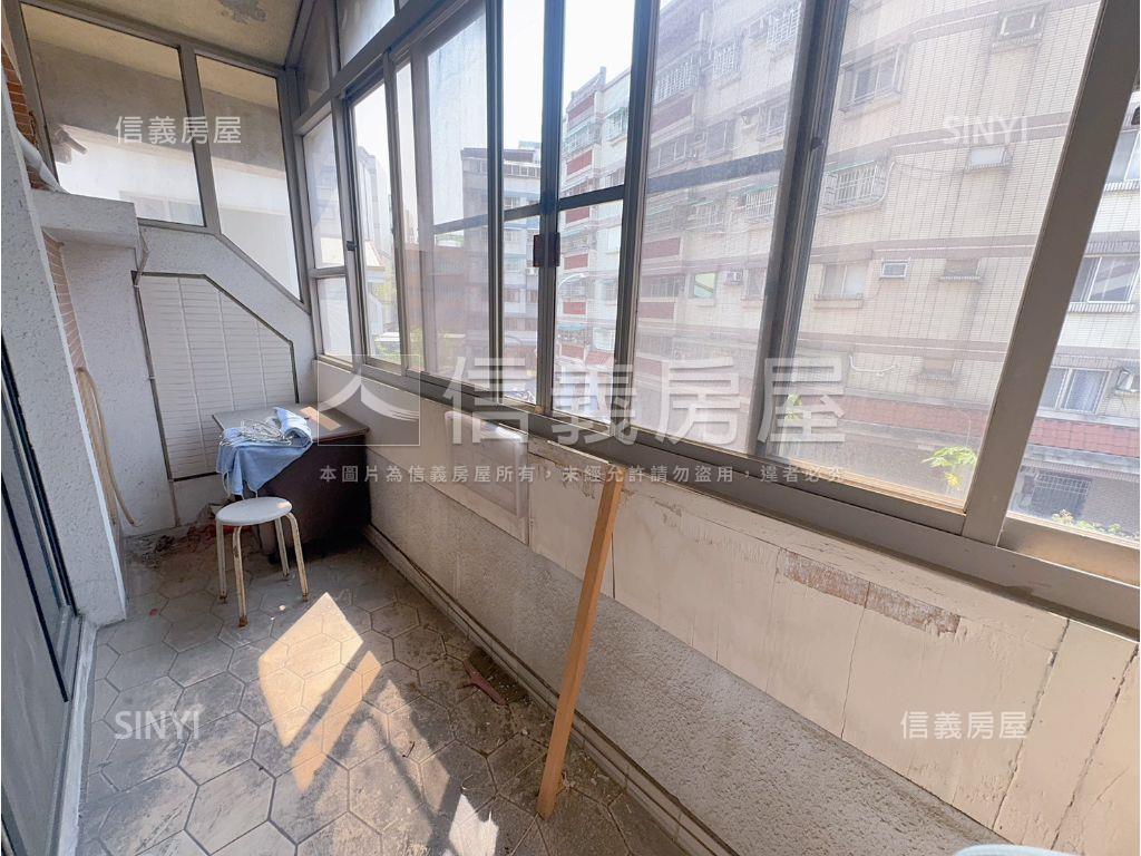 西屯近捷運大地坪透天房屋室內格局與周邊環境