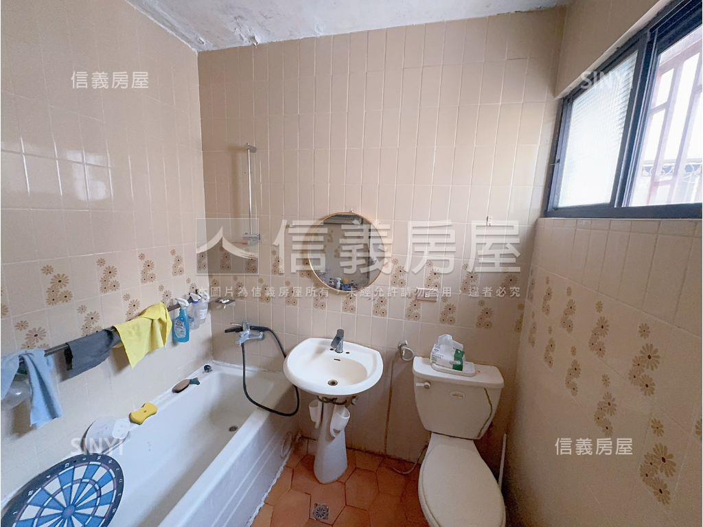 西屯近捷運大地坪透天房屋室內格局與周邊環境