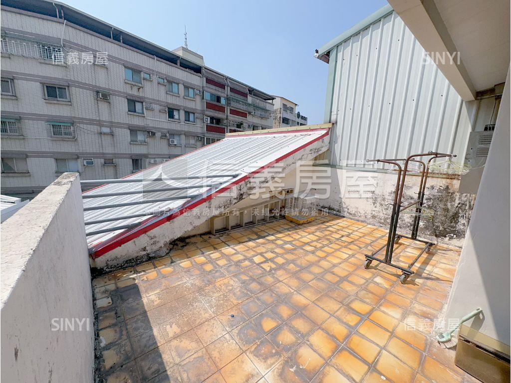 西屯近捷運大地坪透天房屋室內格局與周邊環境