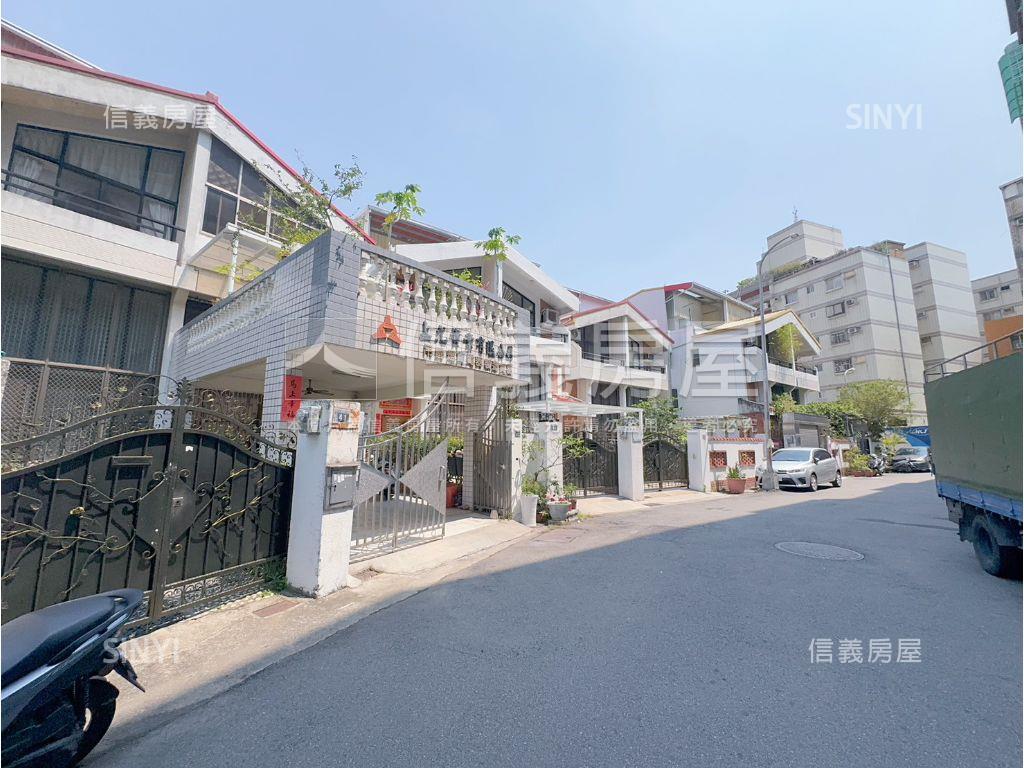 西屯近捷運大地坪透天房屋室內格局與周邊環境