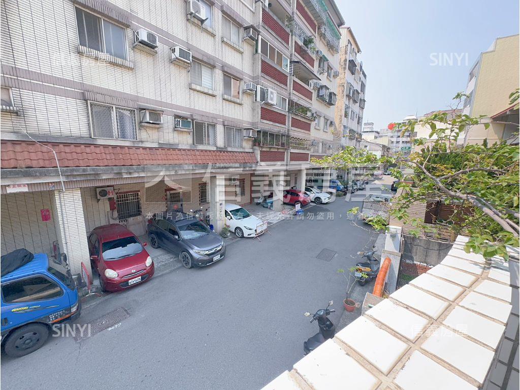 西屯近捷運大地坪透天房屋室內格局與周邊環境