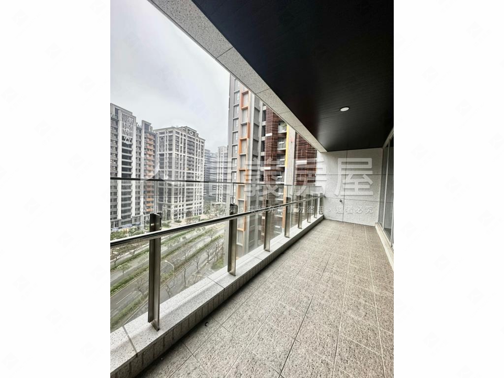 青埔中悅頂級全新商辦房屋室內格局與周邊環境