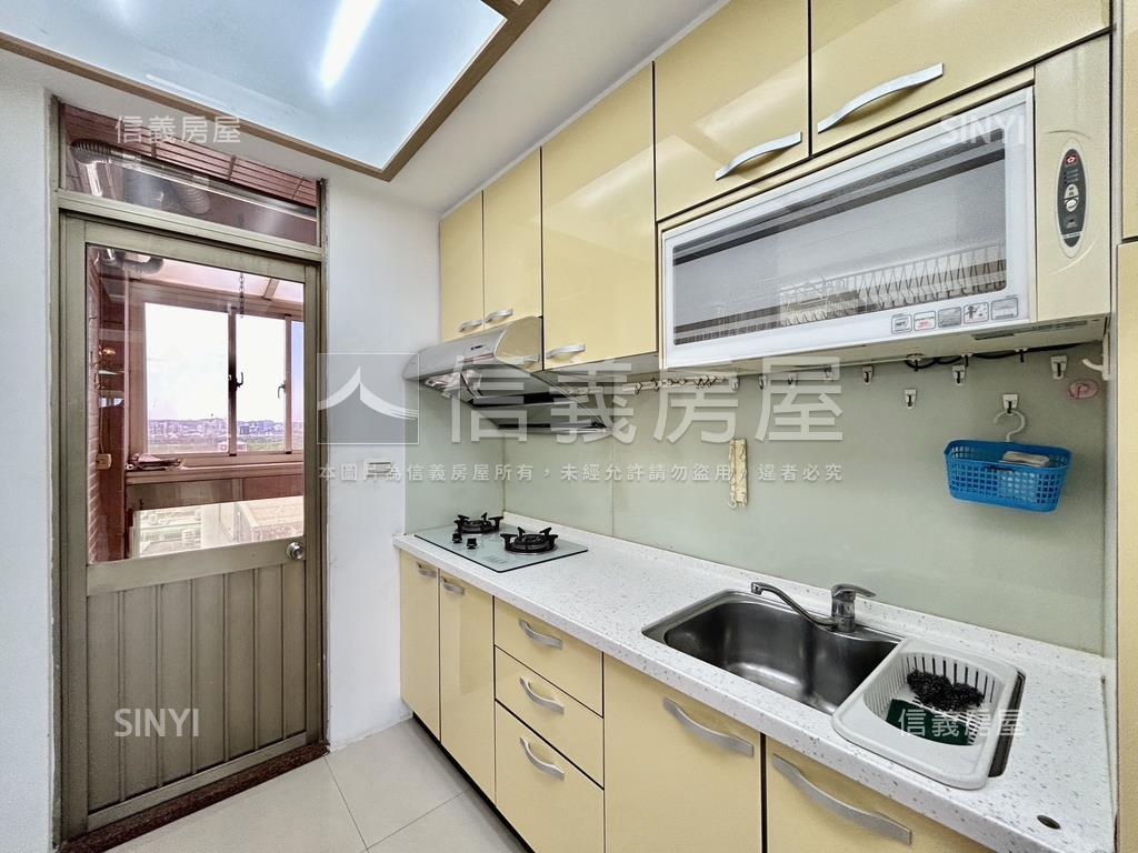 近縣府家樂福低總價三房房屋室內格局與周邊環境
