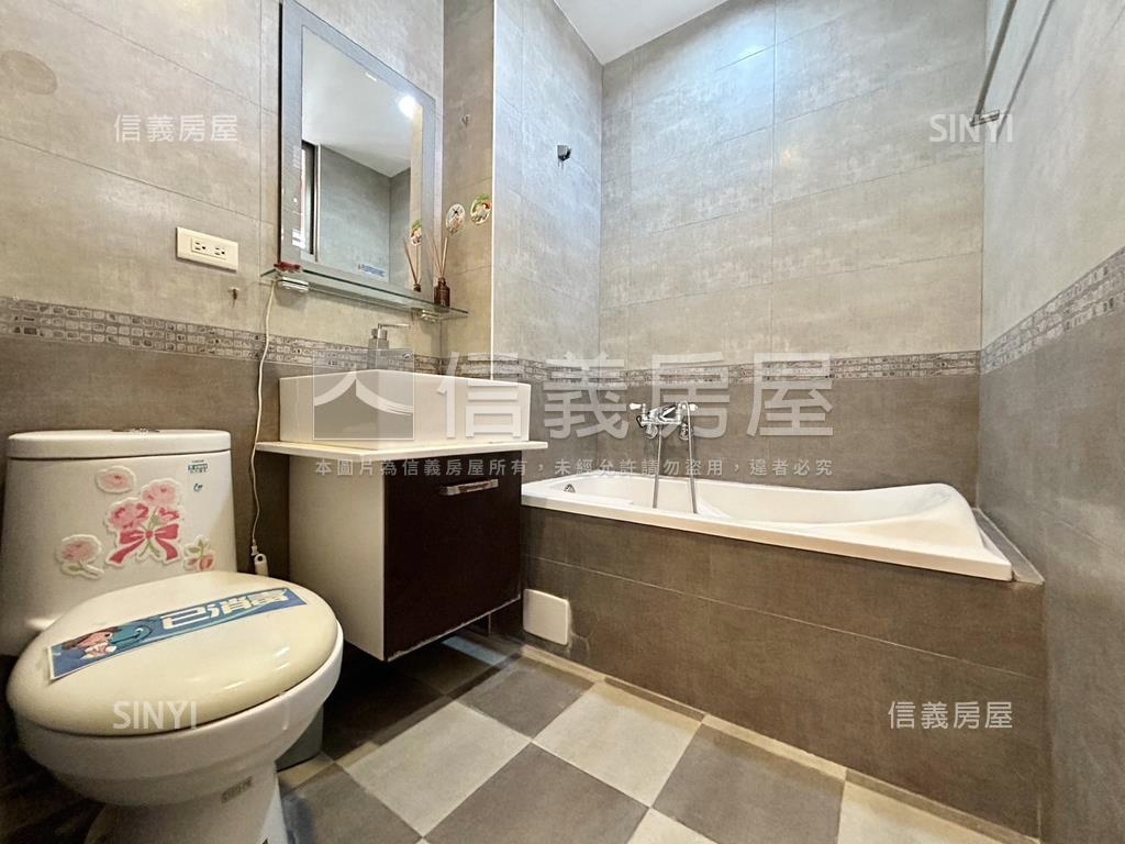 近縣府家樂福低總價三房房屋室內格局與周邊環境