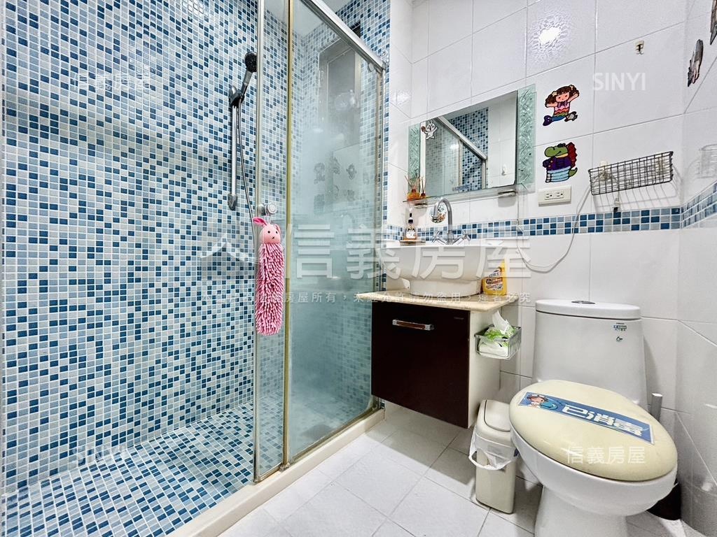近縣府家樂福低總價三房房屋室內格局與周邊環境
