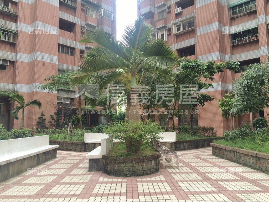 凱旋ＣＰ三房車位房屋室內格局與周邊環境