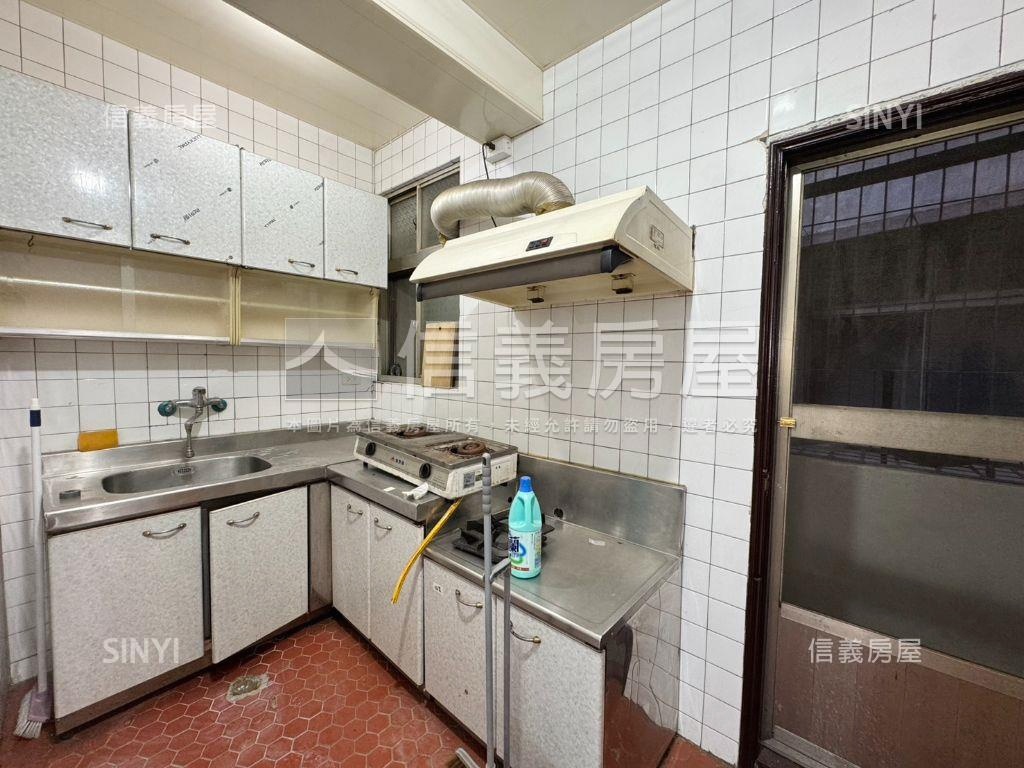 近景平捷運採光正三房房屋室內格局與周邊環境