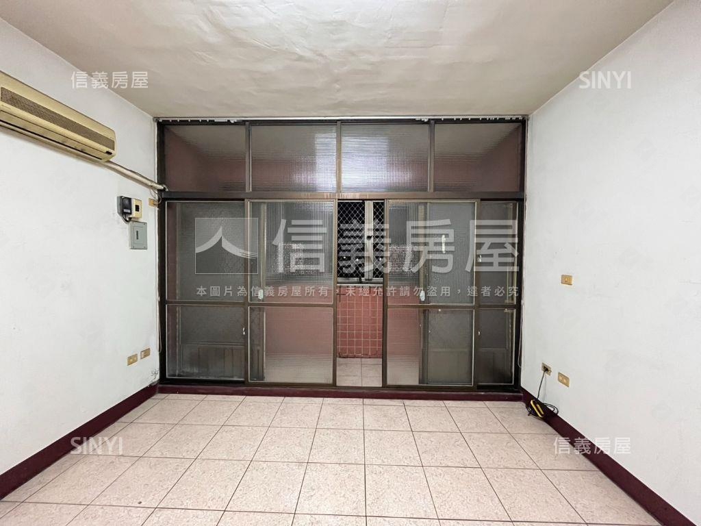 草衙道雙面採光活巷透天房屋室內格局與周邊環境