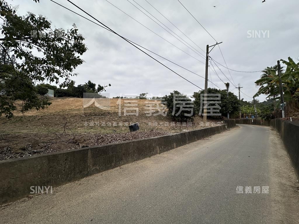 鳥松埔嶺段臨路有電５分地房屋室內格局與周邊環境