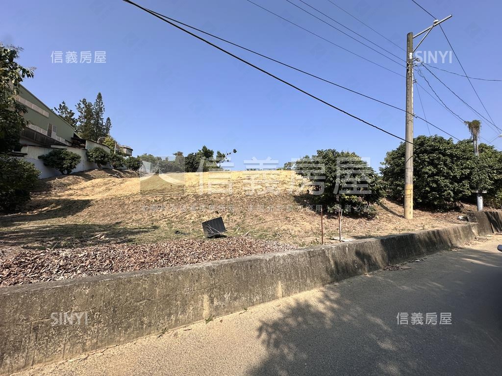 鳥松埔嶺段臨路有電５分地房屋室內格局與周邊環境