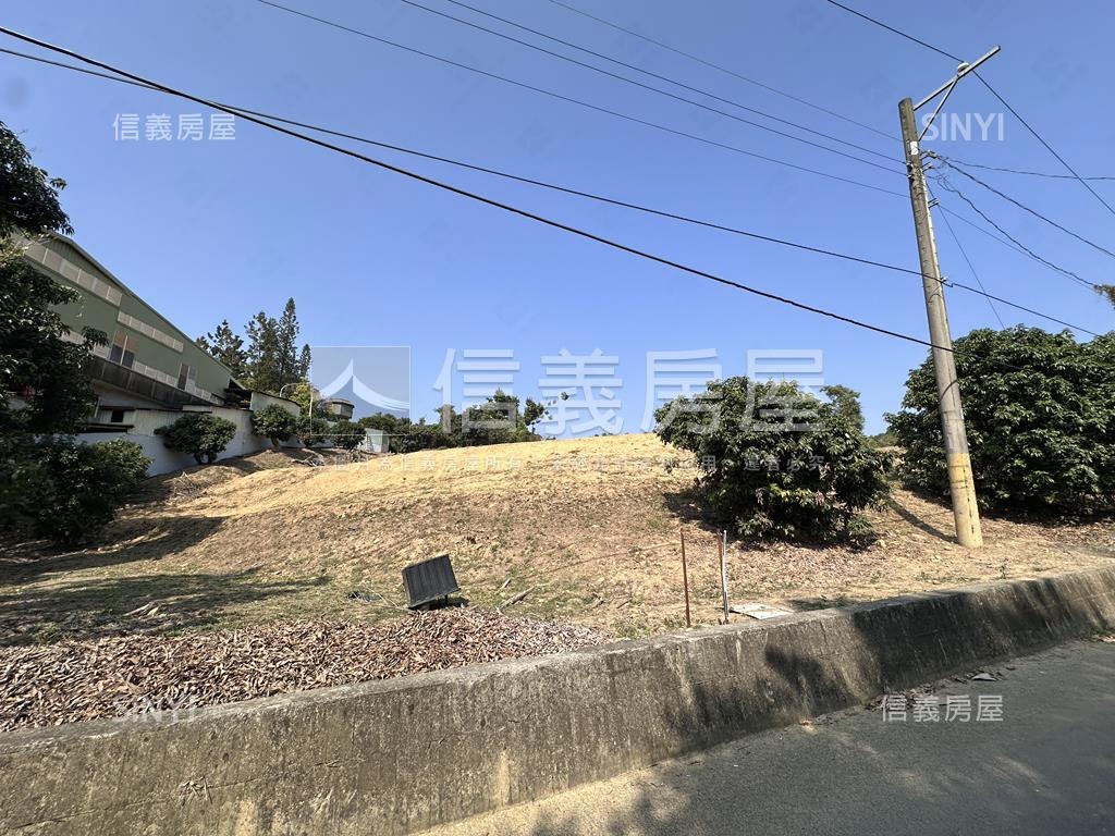 鳥松埔嶺段臨路有電５分地房屋室內格局與周邊環境