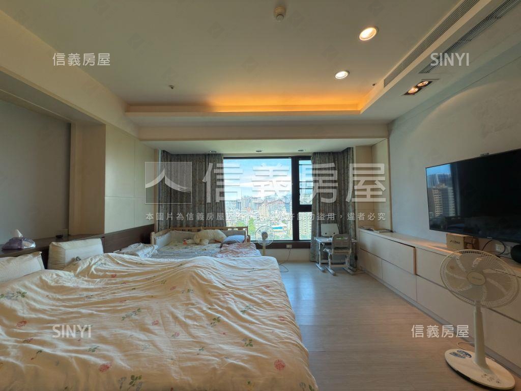 公園首排人文首馥高樓邊間房屋室內格局與周邊環境