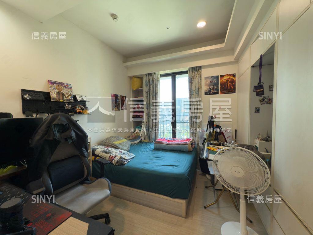 公園首排人文首馥高樓邊間房屋室內格局與周邊環境