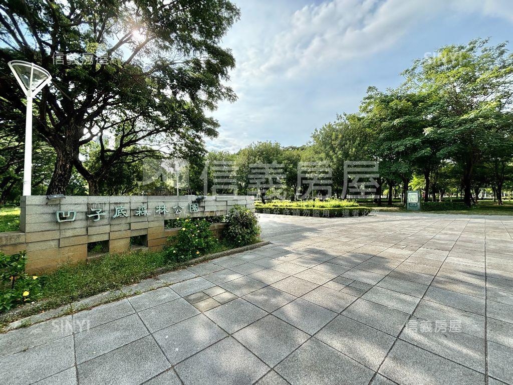 公園首排人文首馥高樓邊間房屋室內格局與周邊環境