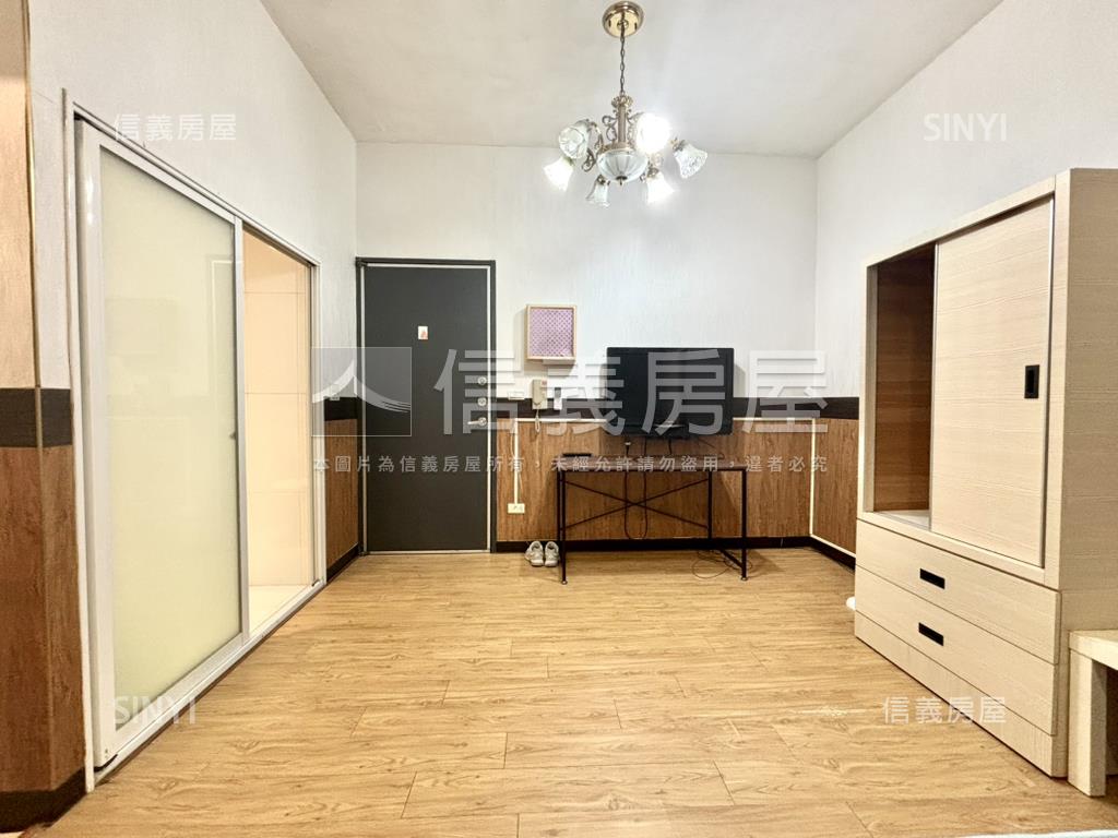 西屯Ｕ行館小資宅房屋室內格局與周邊環境