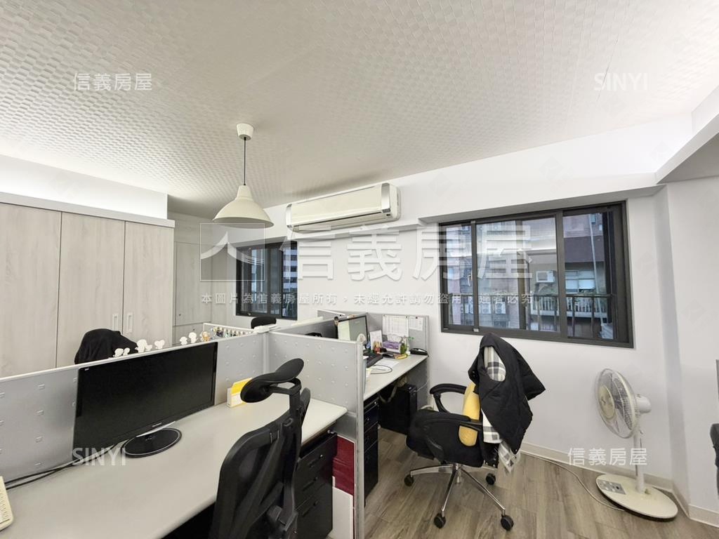 榕馨園有頂加坡平車位可用房屋室內格局與周邊環境