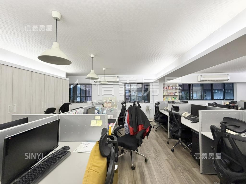 榕馨園有頂加坡平車位可用房屋室內格局與周邊環境