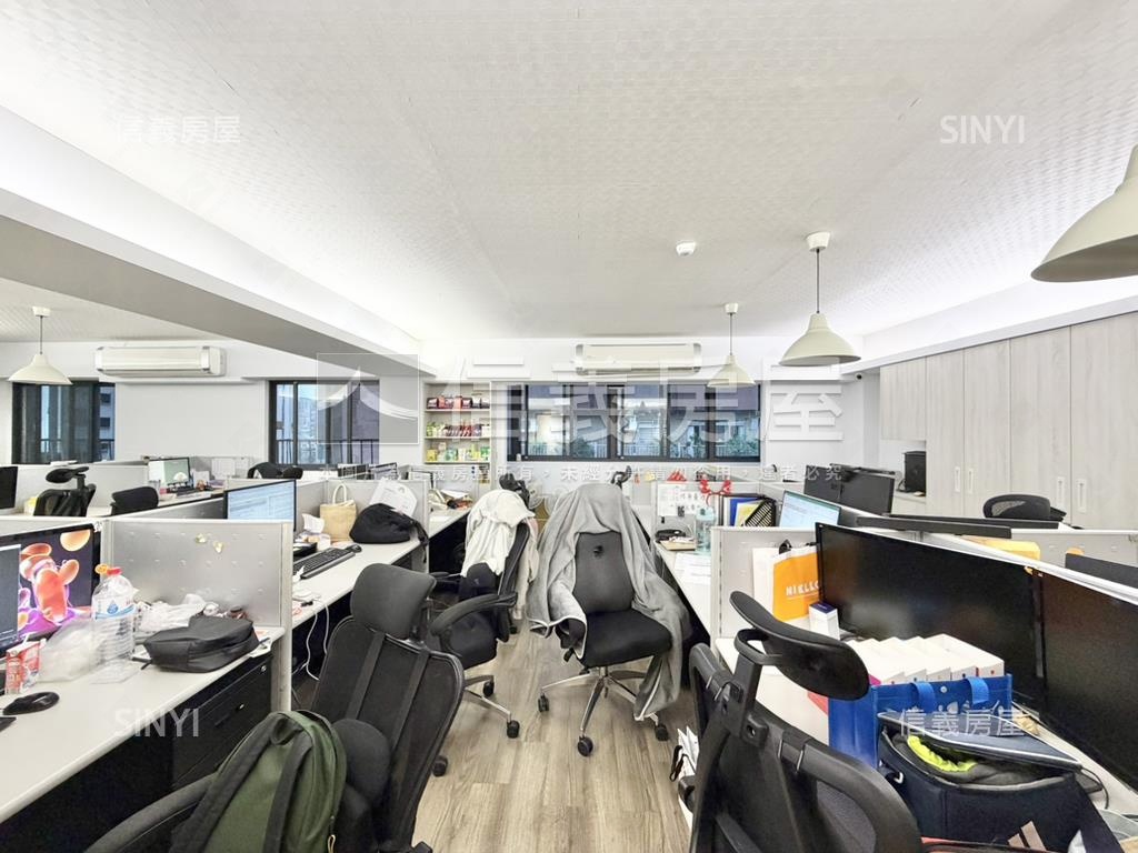 榕馨園有頂加坡平車位可用房屋室內格局與周邊環境