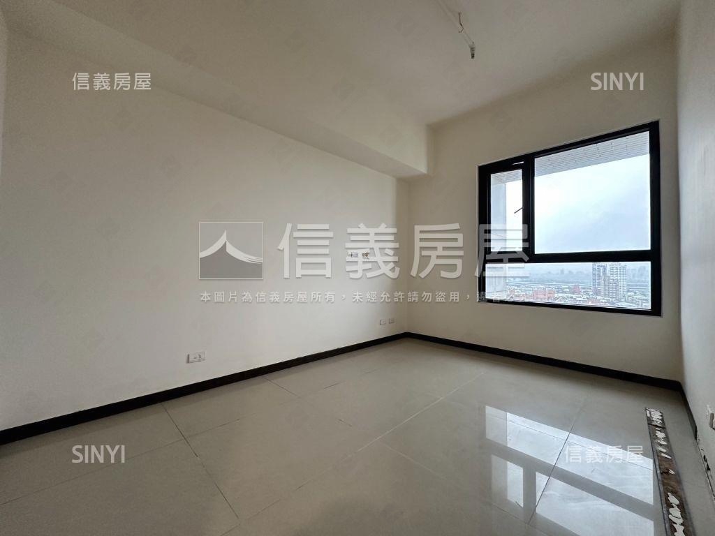 發樓ＭＥ高樓三房方正車位房屋室內格局與周邊環境