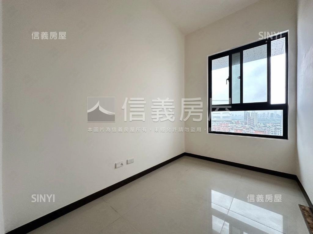 發樓ＭＥ高樓三房方正車位房屋室內格局與周邊環境