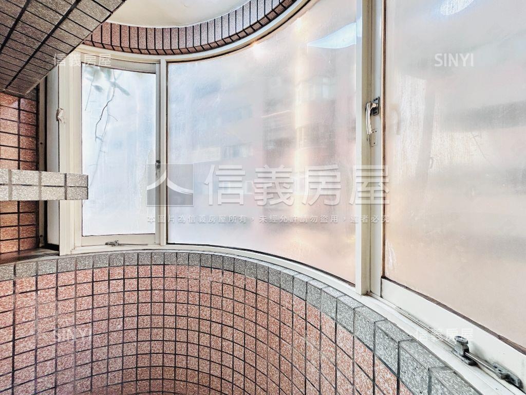 藝文全球家美裝潢三房車位房屋室內格局與周邊環境