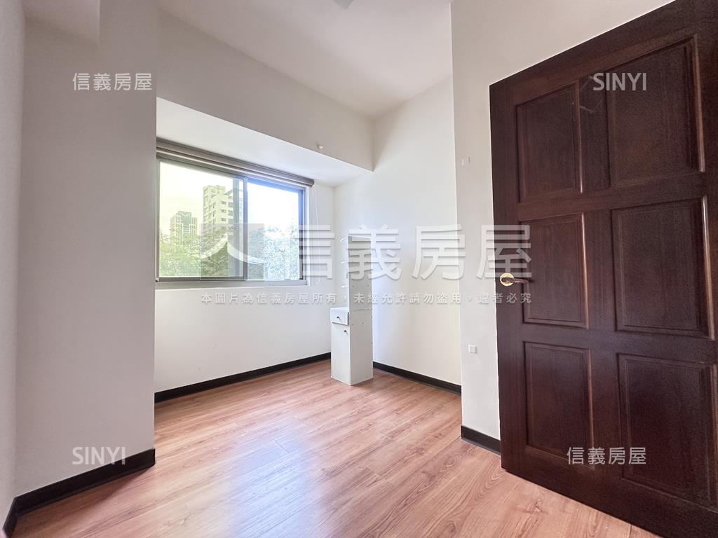 左岸雙面採光面公園３房房屋室內格局與周邊環境