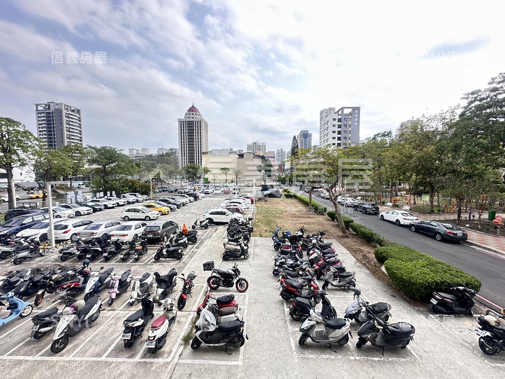 左岸雙面採光面公園３房房屋室內格局與周邊環境